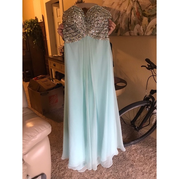 Prom Dress. Worn once; looks brand new! Size 2. - Picture 1 of 7